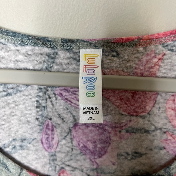 NWT Lularoe Classic Tee Gray Tulip Floral Top size 3XL - Picture 2 of 7